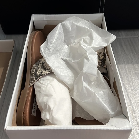 Steve Madden Athens sandals size 8 snakeskin - Picture 4 of 10